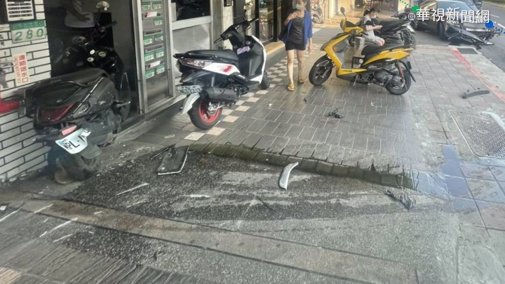 賓士酒駕衝撞4機車 倒退逃逸卡貨車