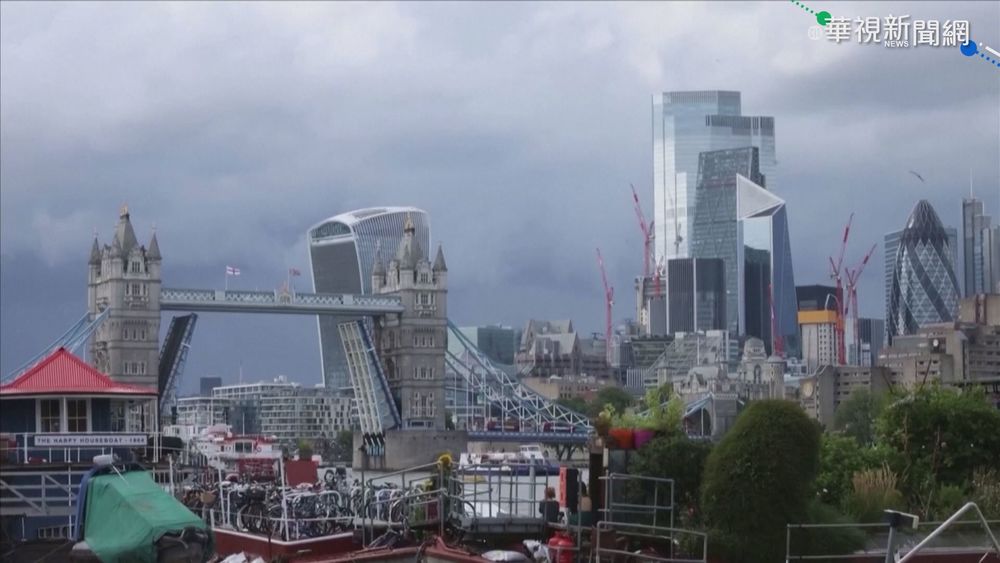 倫敦塔橋卡卡! 技術故障卡在打開狀態