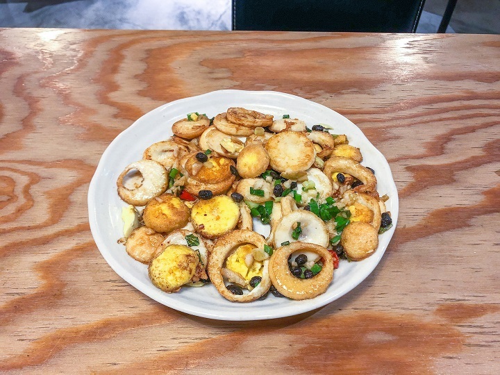 巷子龍家常菜即之前的談話頭餐廳，提供湘菜與江浙菜美食。（翻攝自米其林指南網站）