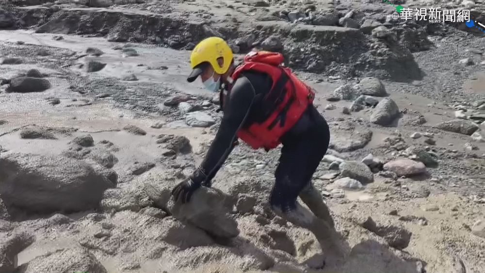 桃源區代表遭泥流沖走 警消持續搜索