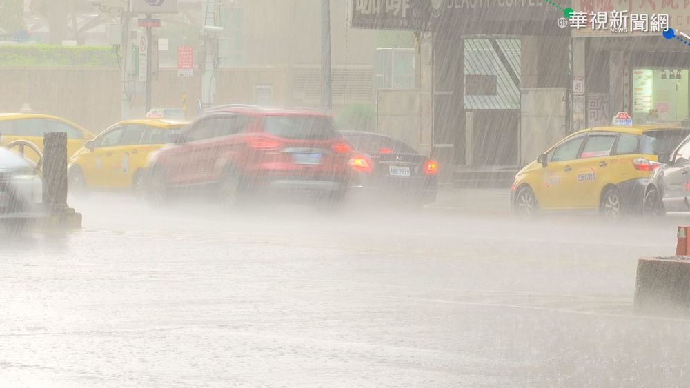 午後雷陣雨猛灌! 永和一度水淹及膝