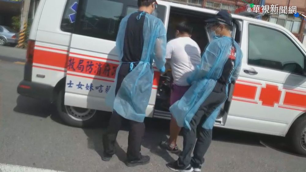 騎士遭電線勾脖 機車撞破轎車玻璃