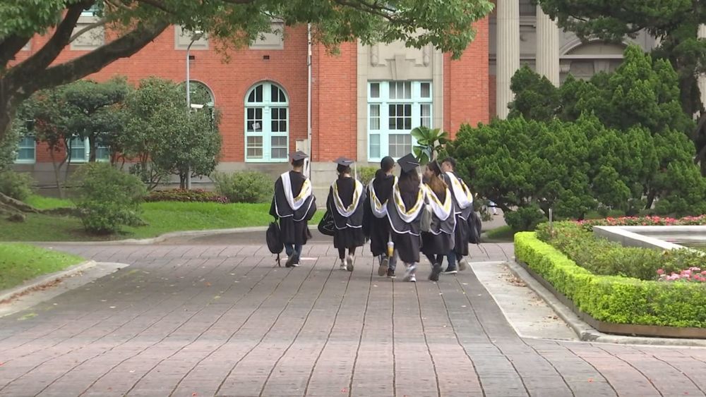 "末代指考"成績出爐 錄取率恐破100%