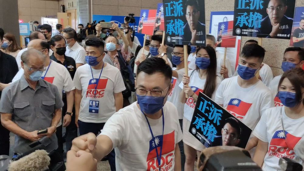 江啟臣登記參選 遭爆動員青年軍助陣