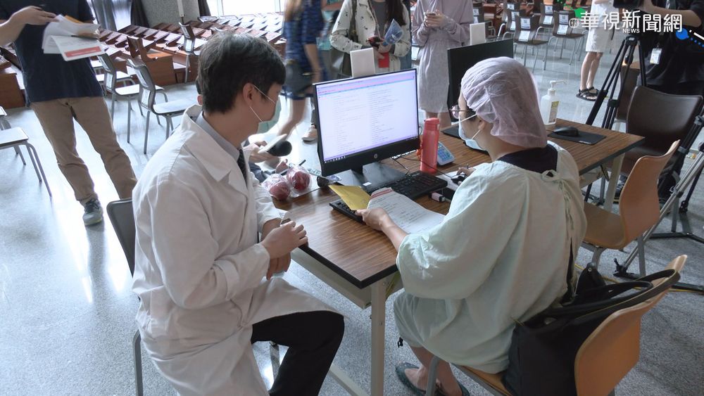 醫護首批混打 3.3萬劑莫德納給醫護