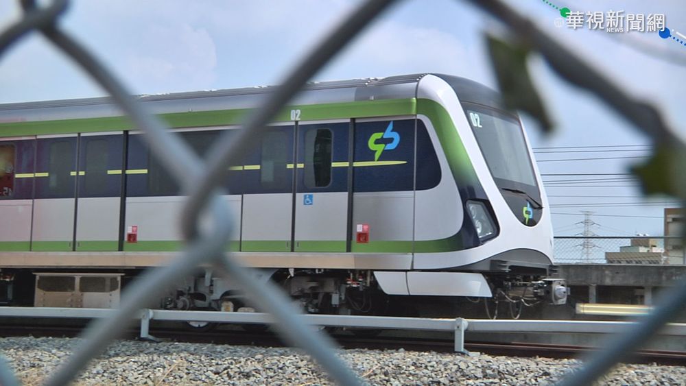 疑煞車故障 中捷列車卡月台無法動彈