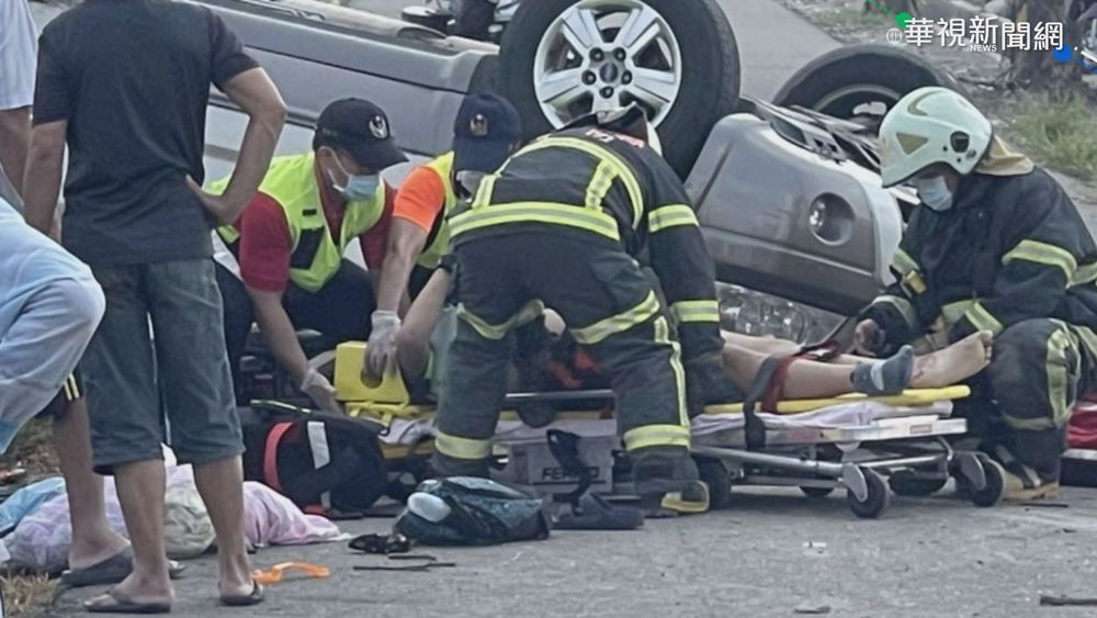 母載3子出遊翻車 2國中兒拋車外慘死