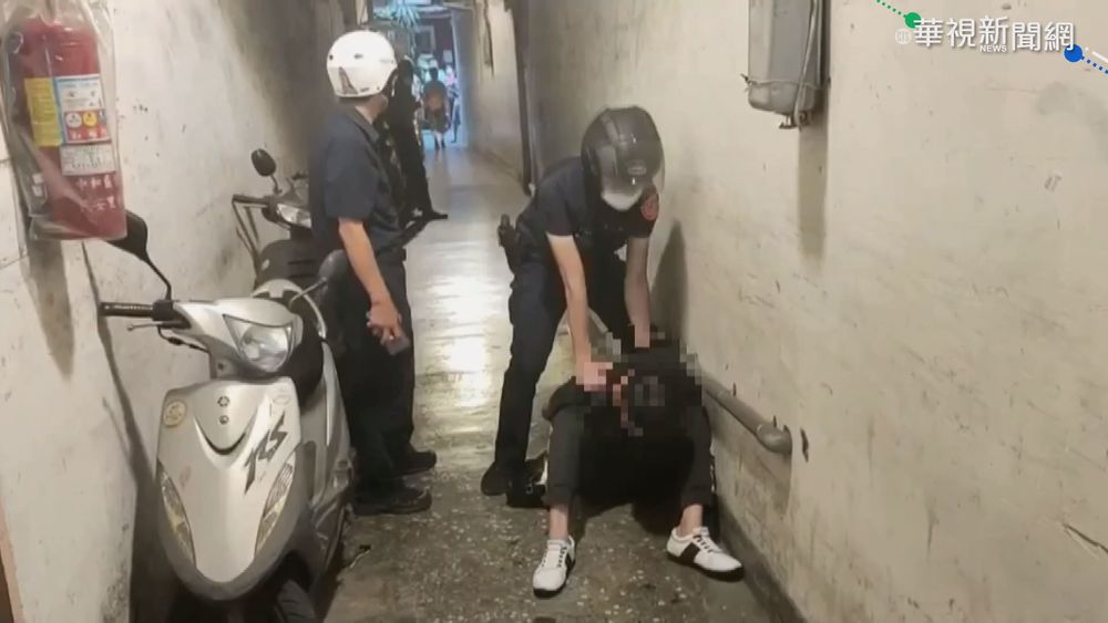 大白天衝超商搶包包 警民合作逮搶匪