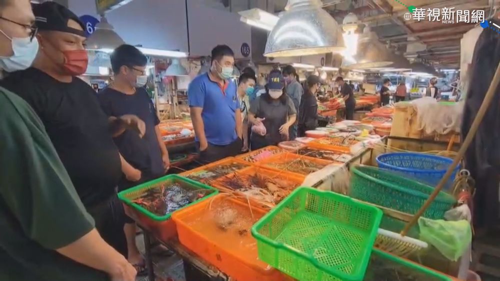 品嘗"尚青"海鮮! 東港華僑市場湧人潮