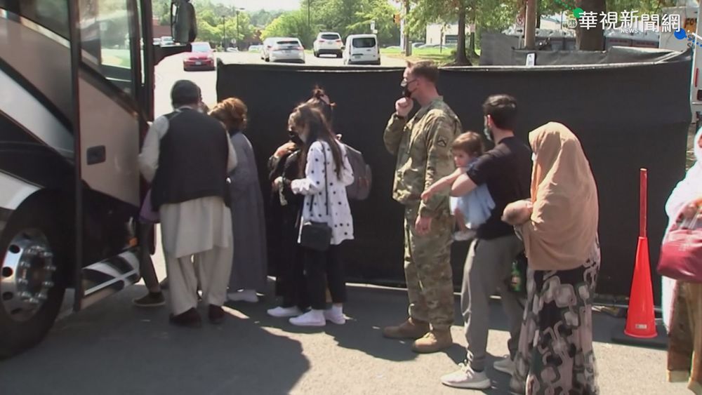 13陣亡美軍遺體返國 拜登親自迎靈