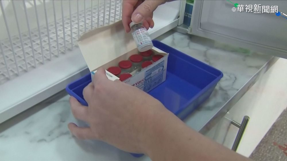 全美住院數逾10萬人 疫情逼近年初高峰