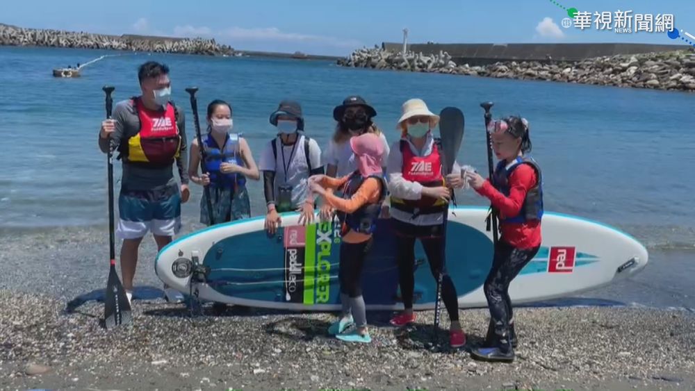 宜蘭有條件開放浮潛 豆腐岬湧遊客