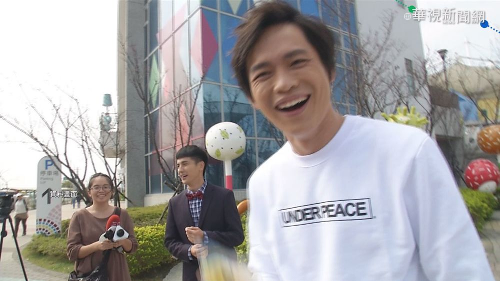 兒子同學一家被匡列 黃鐙輝全家居隔