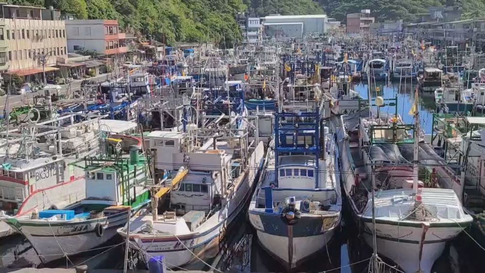 璨樹發海警 蘇澳漁港急加強防颱作業