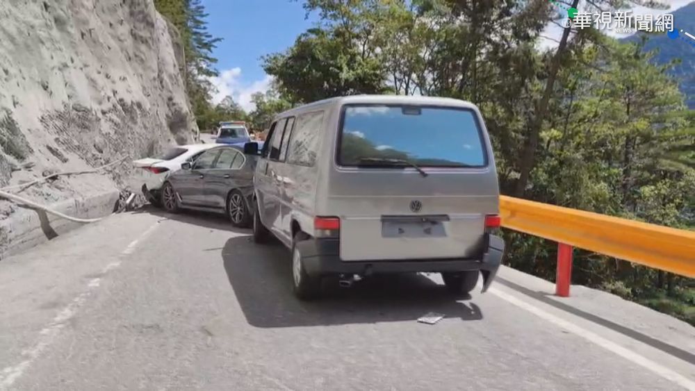 中橫公路意外! 吊車突倒退撞轎車釀2死