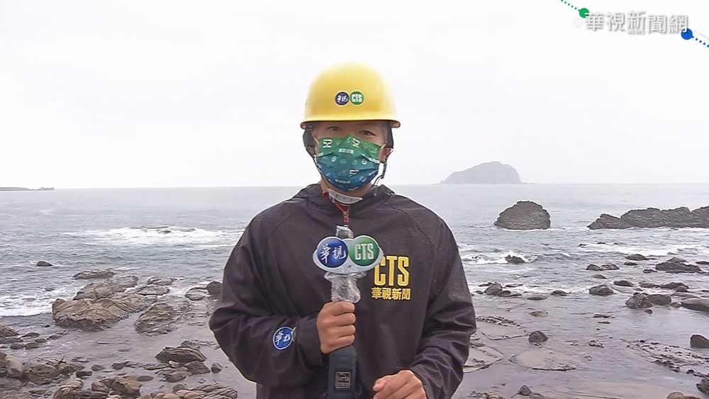 璨樹逼近! 基隆風雨漸強.漁船進港避難