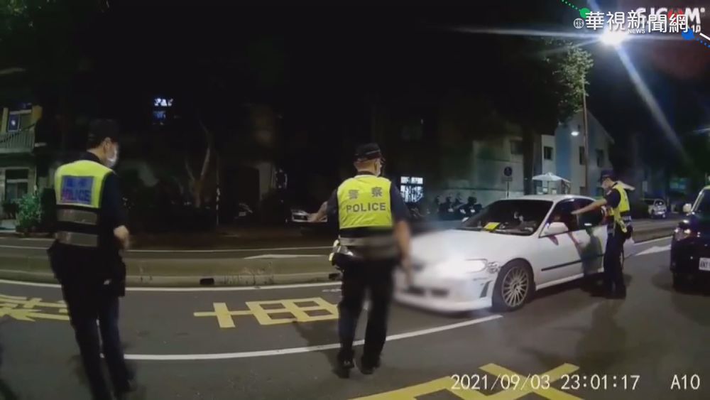 假配合臨檢逃 駕駛挨罰18萬吊銷駕照