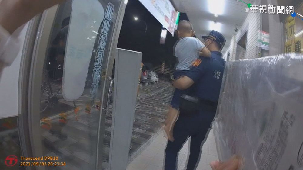 大門沒上鎖! 4歲童偷溜出門逛大街