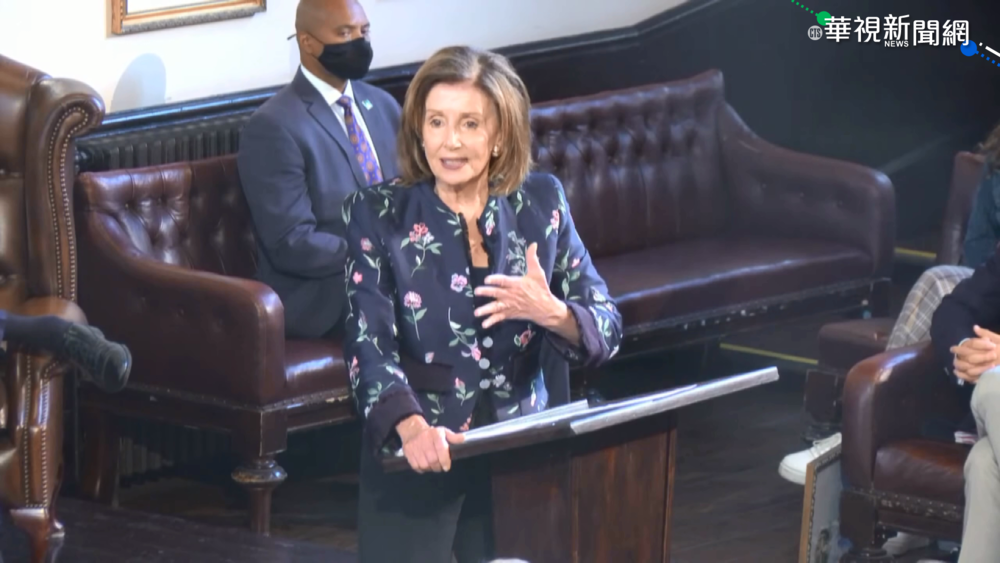 裴洛西讚英國棄華為 強調應發展自身5G