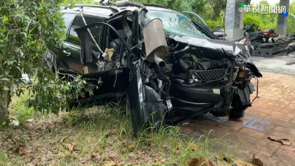 疑和長官警局內買醉 警酒駕自撞安全島