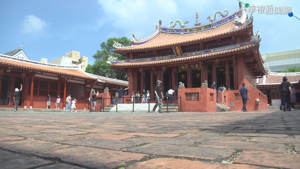 孔廟文化節 黃偉哲為小一新生點硃砂