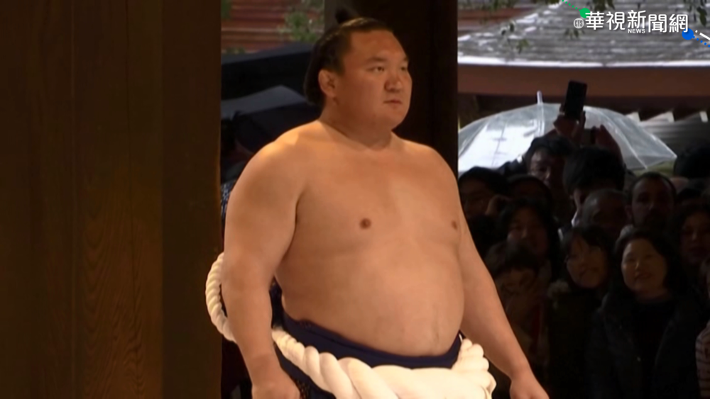 不堪右膝傷勢困擾 最強橫綱白鵬退休