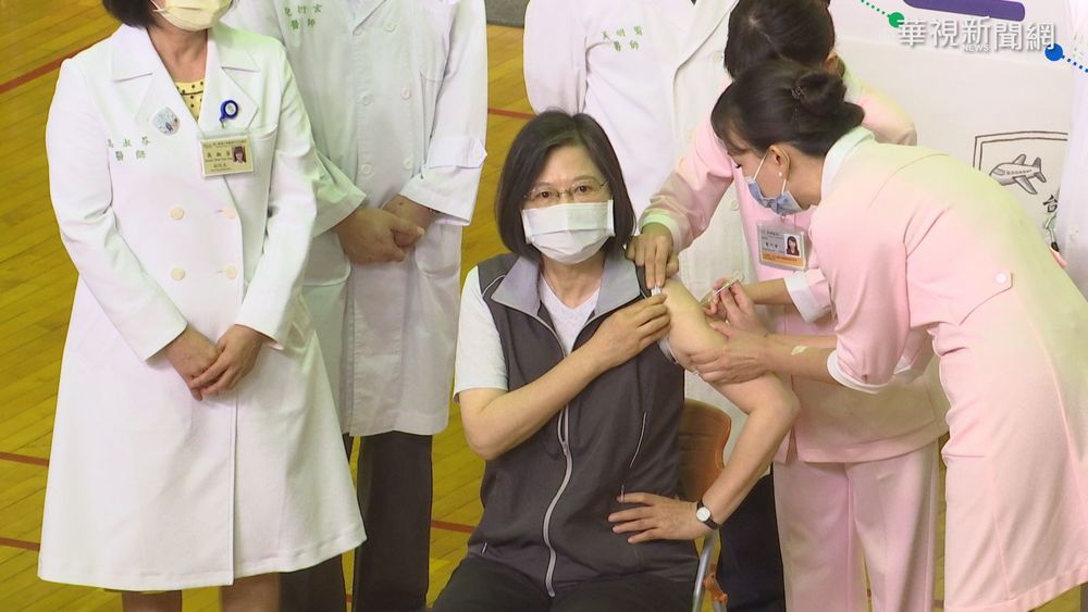 蔡英文.賴清德 前後接種第二劑高端