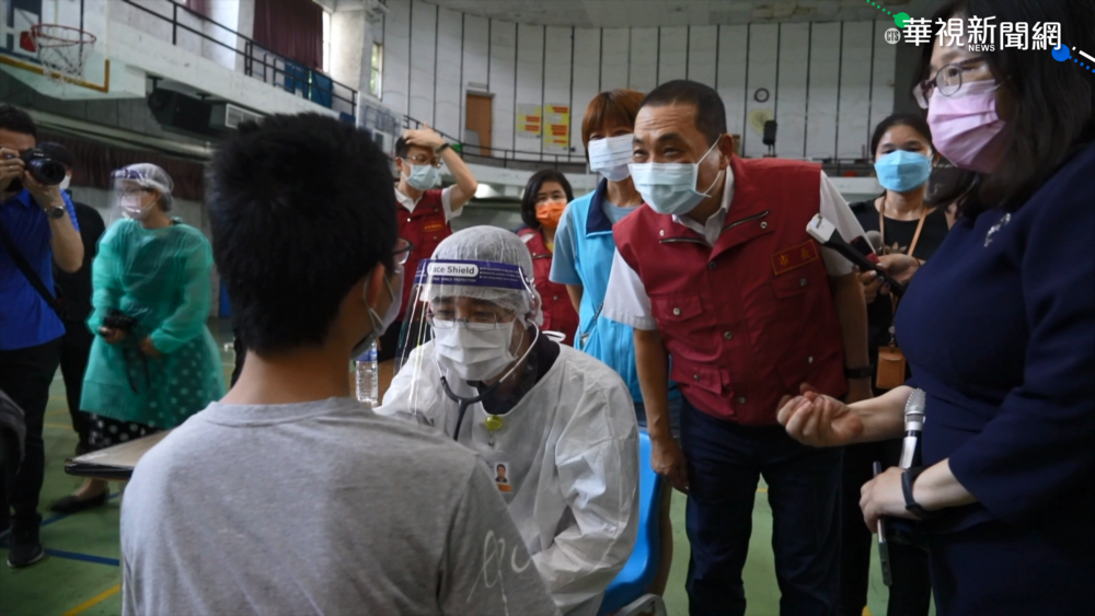 新北校園BNT接種 16萬學生完成施打