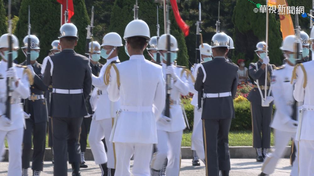 國慶三軍儀隊亮相 "拍手歌"驚艷全場