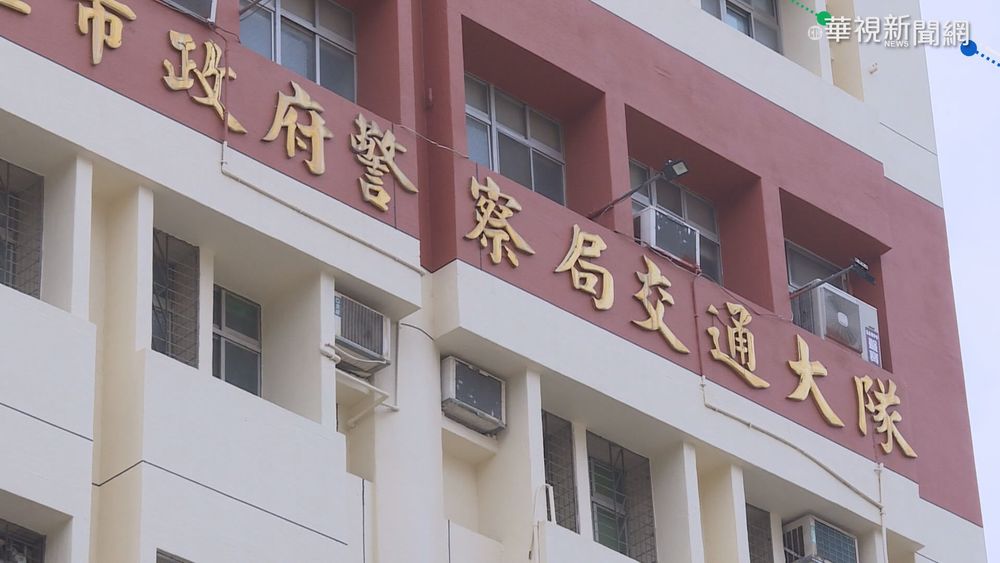 逆向超車再急煞 高雄交警惡行全都錄