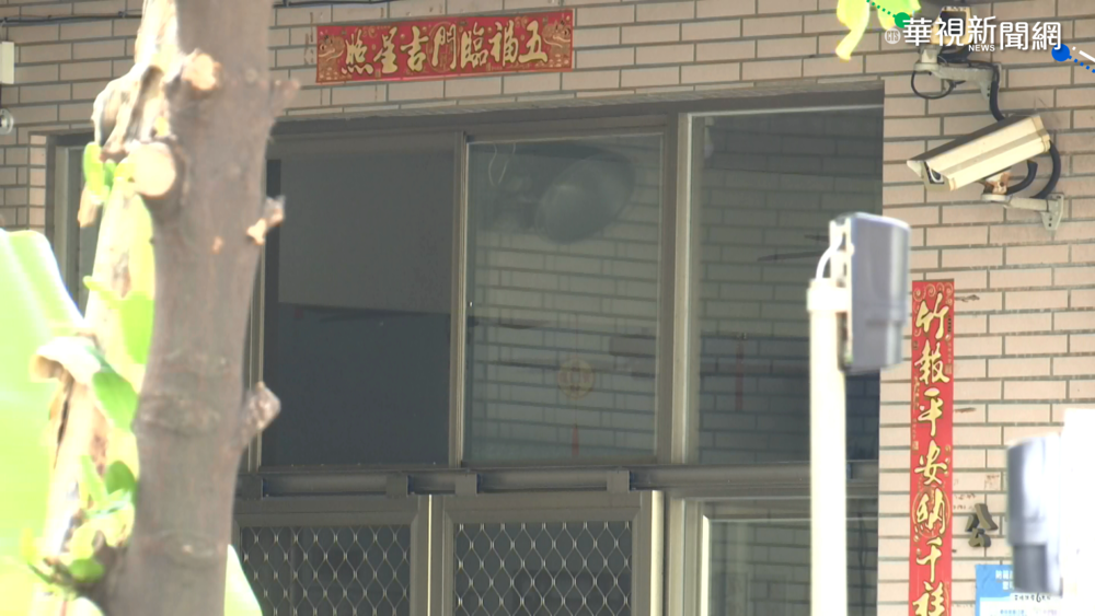 2惡質照護員 對嬤拉耳.晃頭.捏下巴