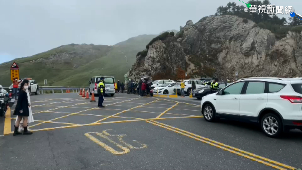 國慶連假首日 武嶺.溪頭湧現人車潮