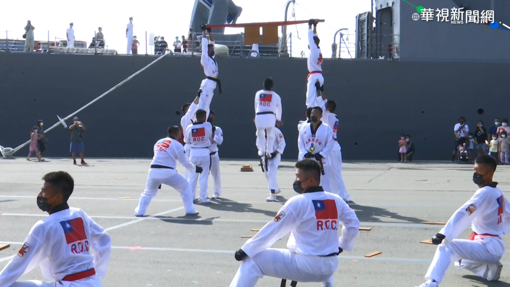 海軍秀戰力迎國慶 新濱碼頭開放登艦