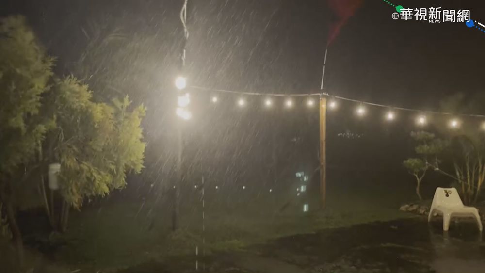 屏東風強雨驟 路樹倒塌.鐵皮險砸民宅