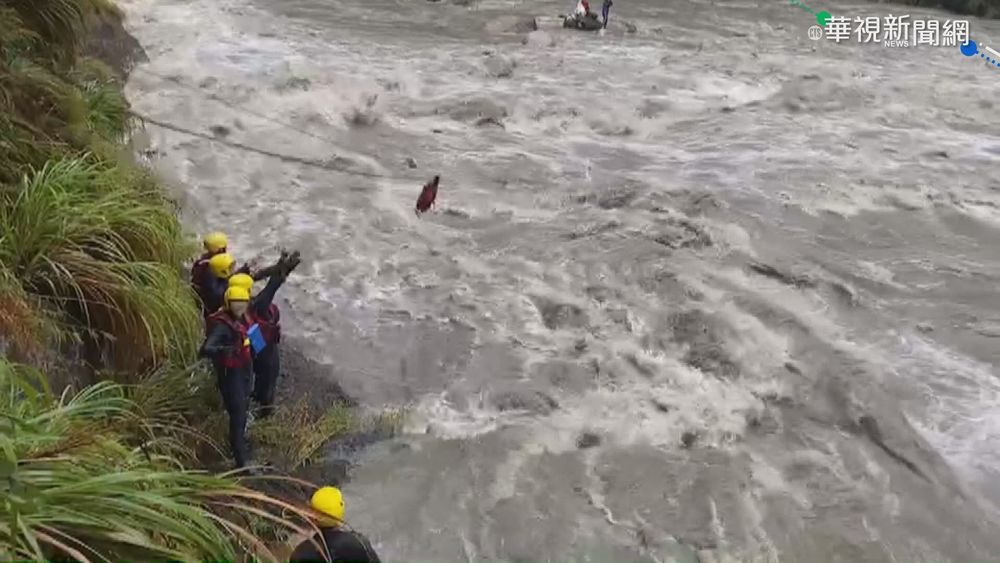 野溪溫泉6人受困 警消18小時全救出