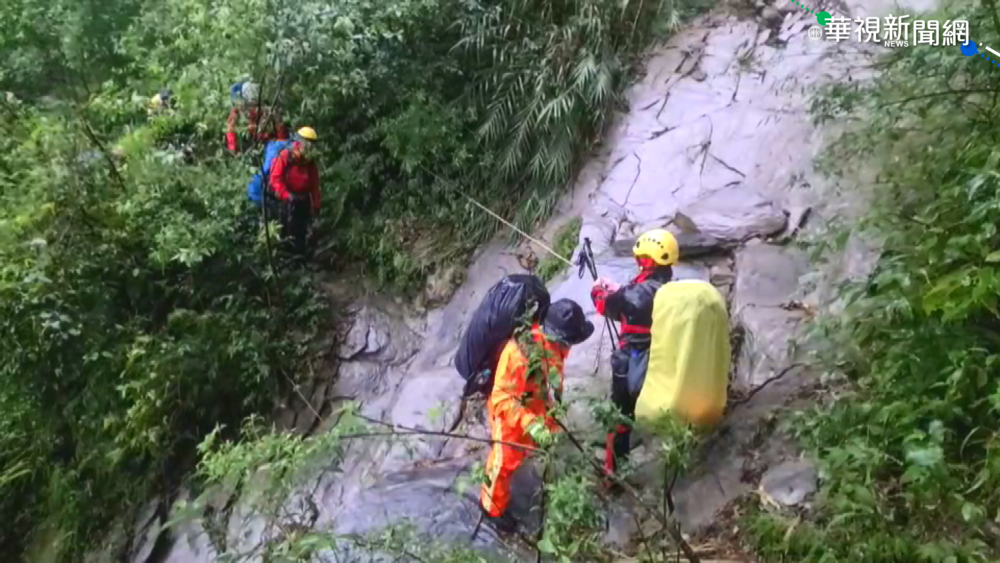 霧台大鬼湖2登山客墜谷 1人無生命跡象