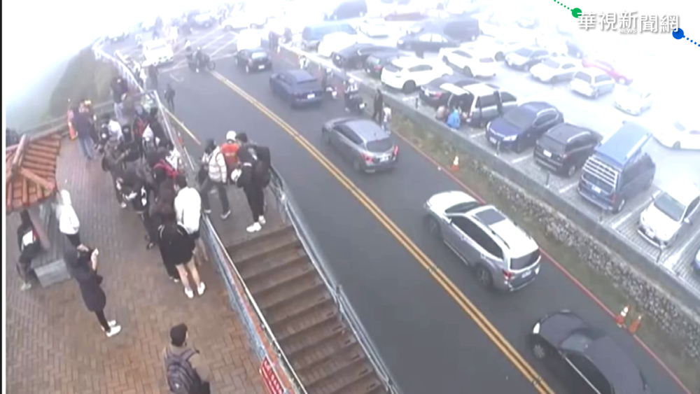 連假人湧合歡山 違停亂象3天開94罰單