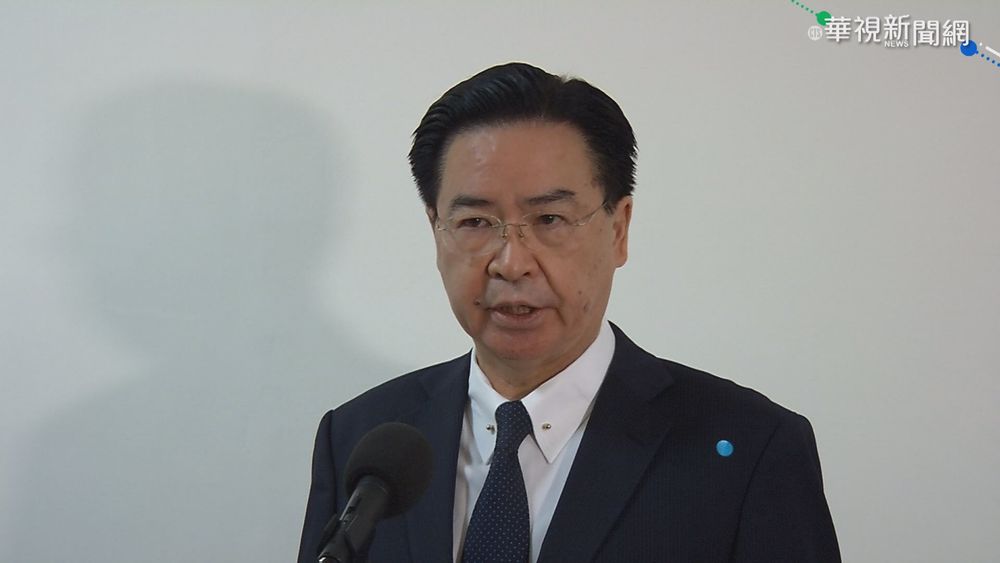 謝志偉遭藍委批「羞辱國旗」不適任 吳釗燮：他表現很優異