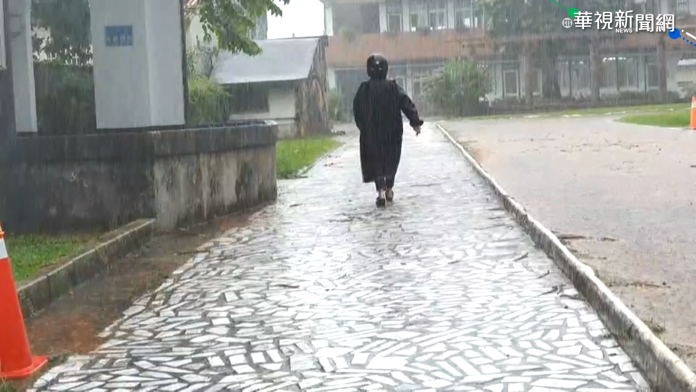 花蓮12:00後停班課 家長衝學校接小孩