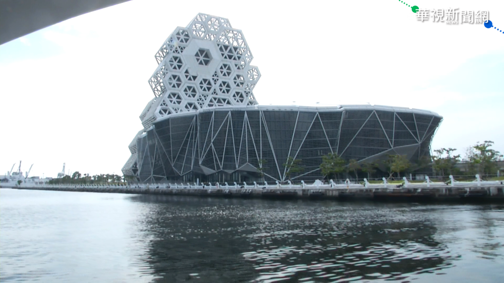 持國旅券來高雄 加碼送200元高雄券