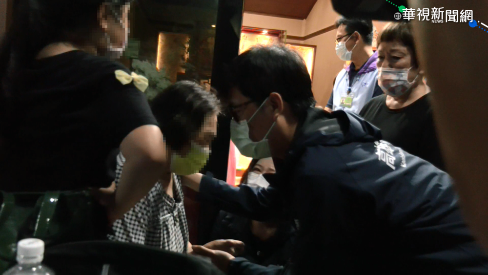 婦與大姑難逃火劫 年邁母靈堂哭不停