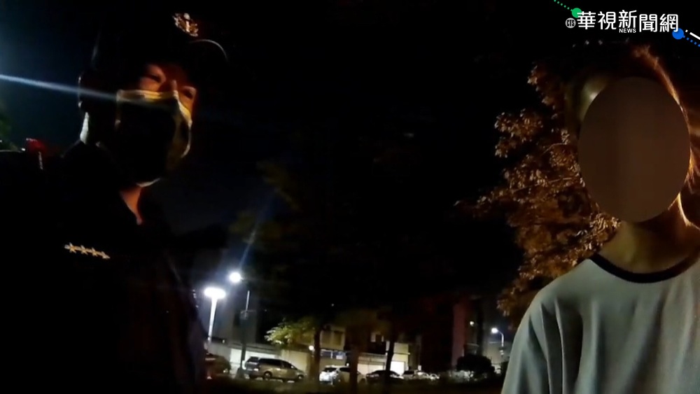 女深夜大街夢遊 警喚不醒急叫救護車