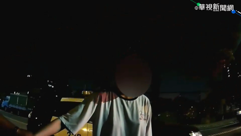 女深夜夢遊馬路遊走 警急叫救護車