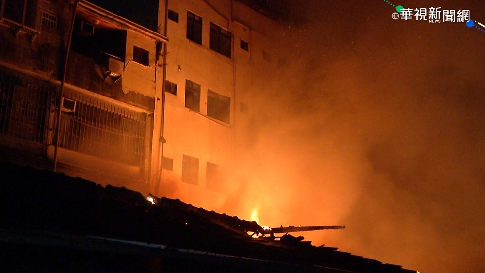 老平房暗夜祝融! 火勢猛烈延燒7戶