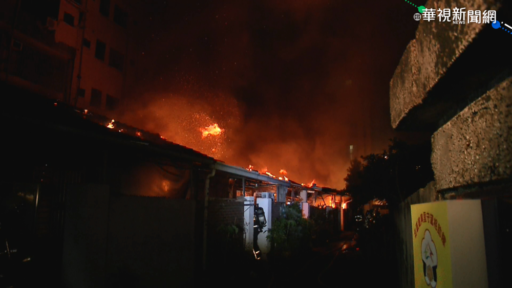 台中連棟平房暗夜火 延燒7戶居民驚逃