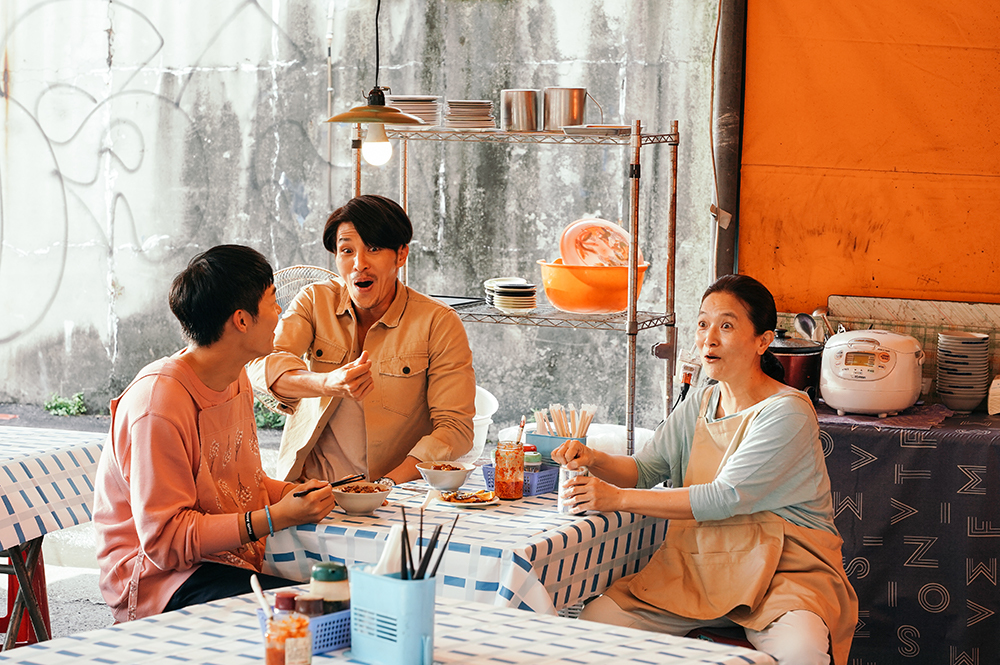 謝瓊煖新片助攻男男戀，聲援同志「你不奇怪，我們都一樣」（圖／GagaOOLala提供）