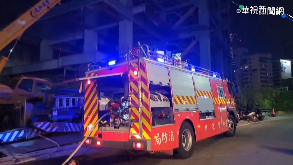 台中建築工地起火 緊鄰百貨警消緊張