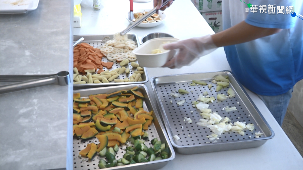 在地店家愛心串聯 推城中城災戶待用餐