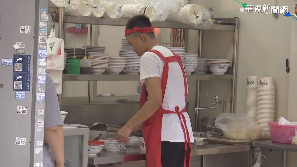 連鎖麵店「中英菜單不同價」挨轟 業者：將盡快更正