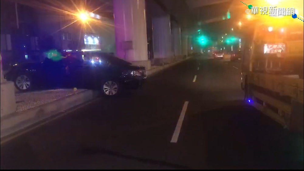 醉駕連續撞 撞上中捷分隔島送辦